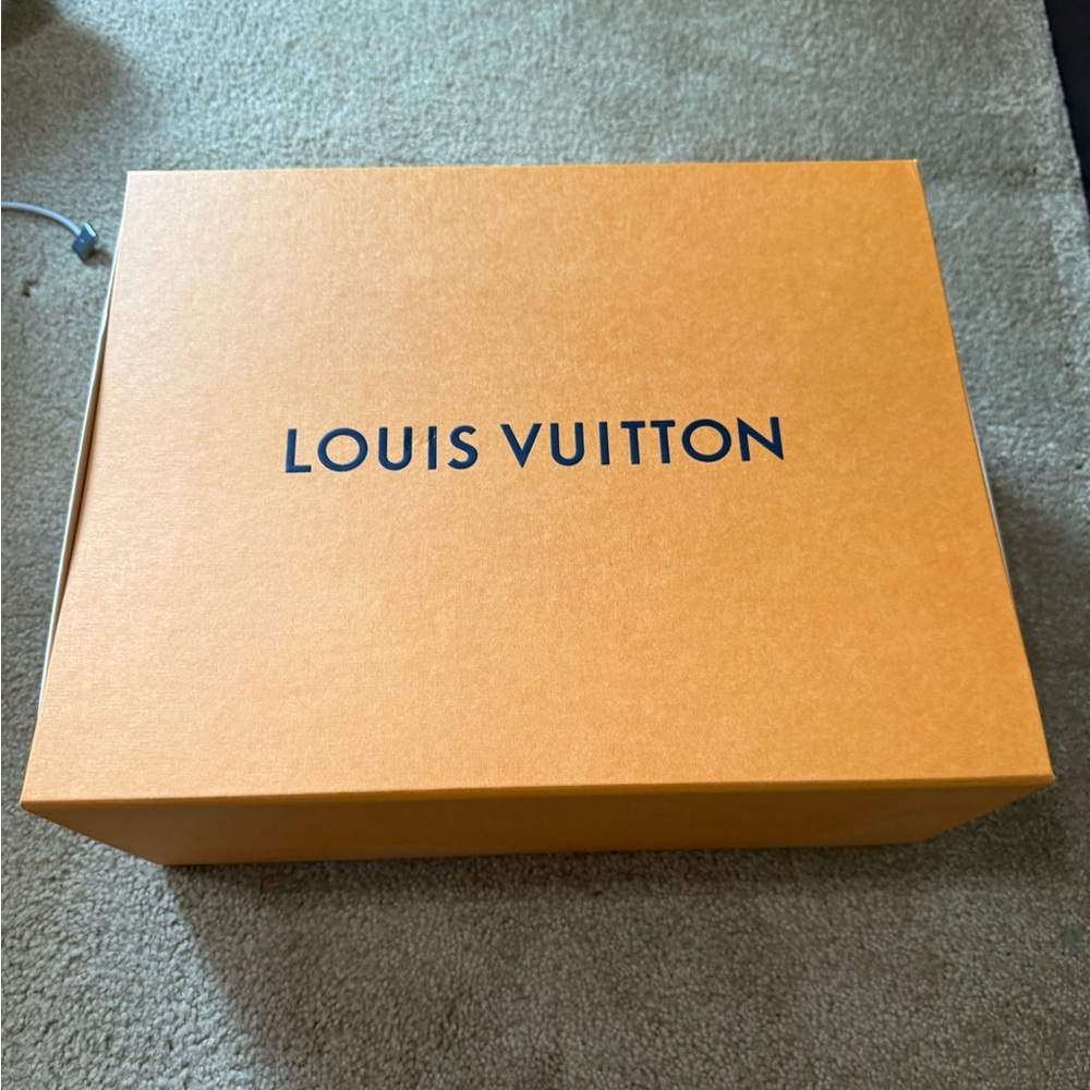 Louis Vuitton box